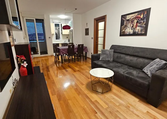 Euphoria - Free Private Garage Daire