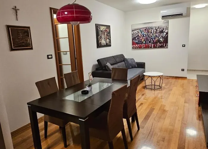 Euphoria - Free Private Garage *